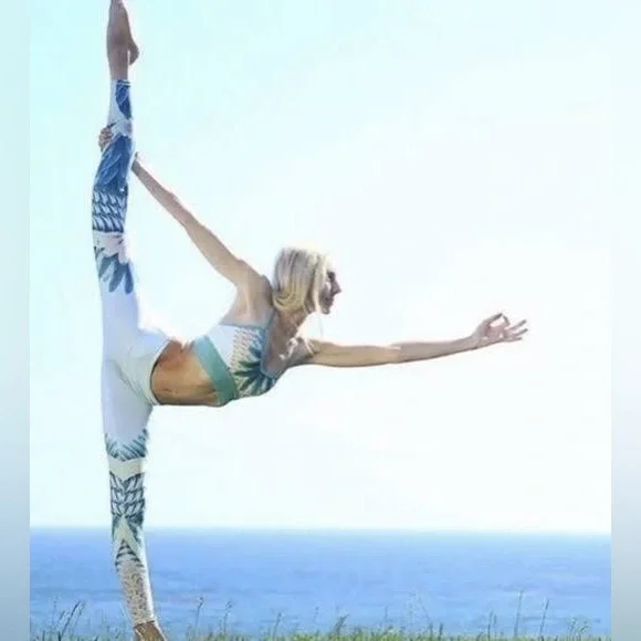 alo yoga Gypset Goddess Aria Leggings - Picture 2 of 5